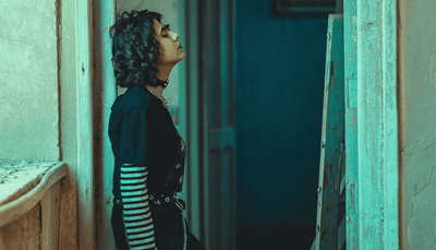 Dámské gotické mikiny – pohodlí v temném stylu