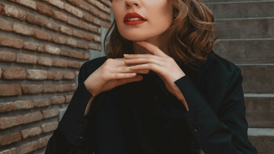 Gotický minimalismus – méně znamená více v pánském šatníku