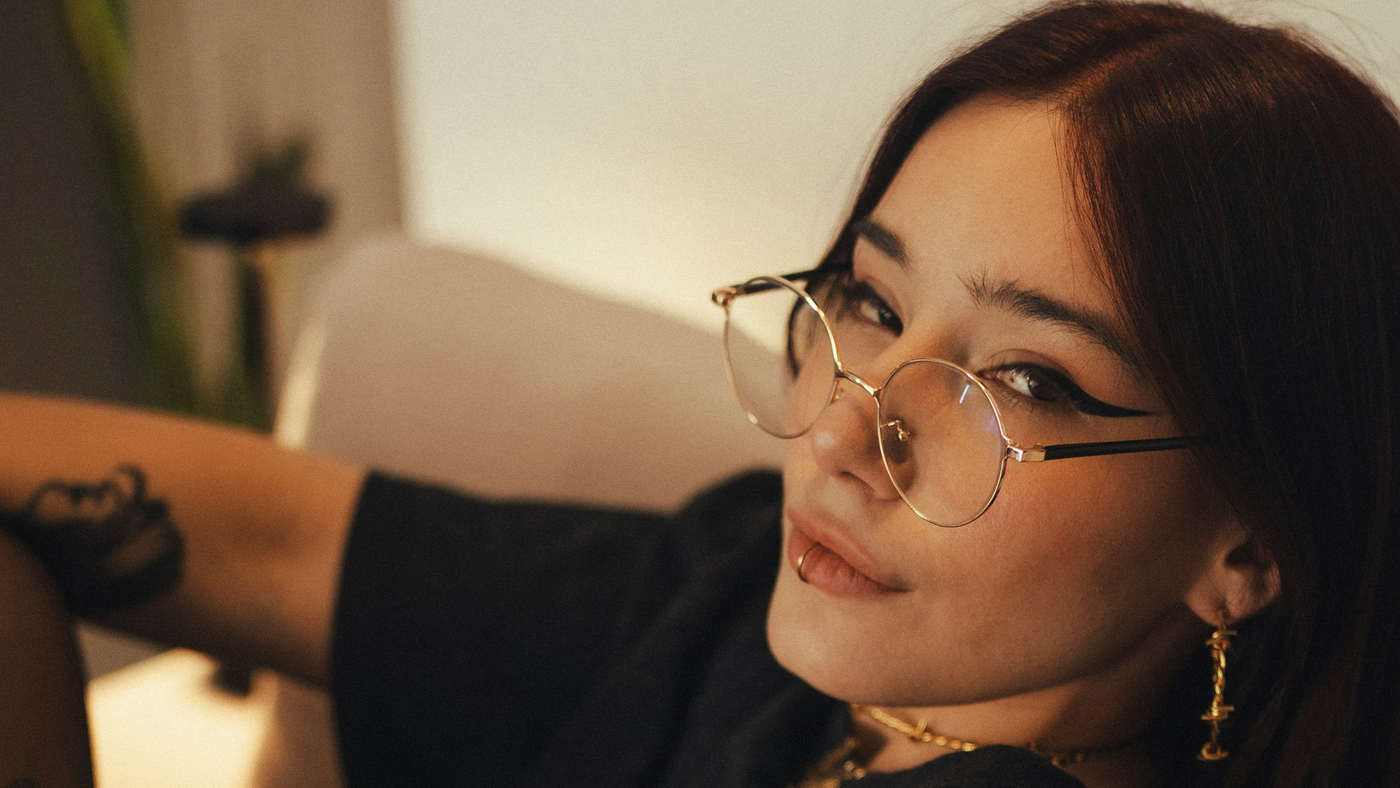 Castlecore na czerwonym dywanie – jak gotycka estetyka zdobywa świat mody