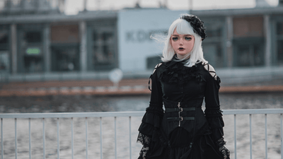 Gotická vesta jako součást stylu dark academia